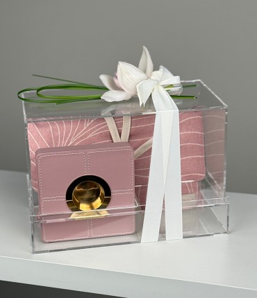 علبة هدية - سجادة وردية  ومبخرة