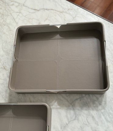 MEDIUM RECTANGULAR TRAY - GRAY